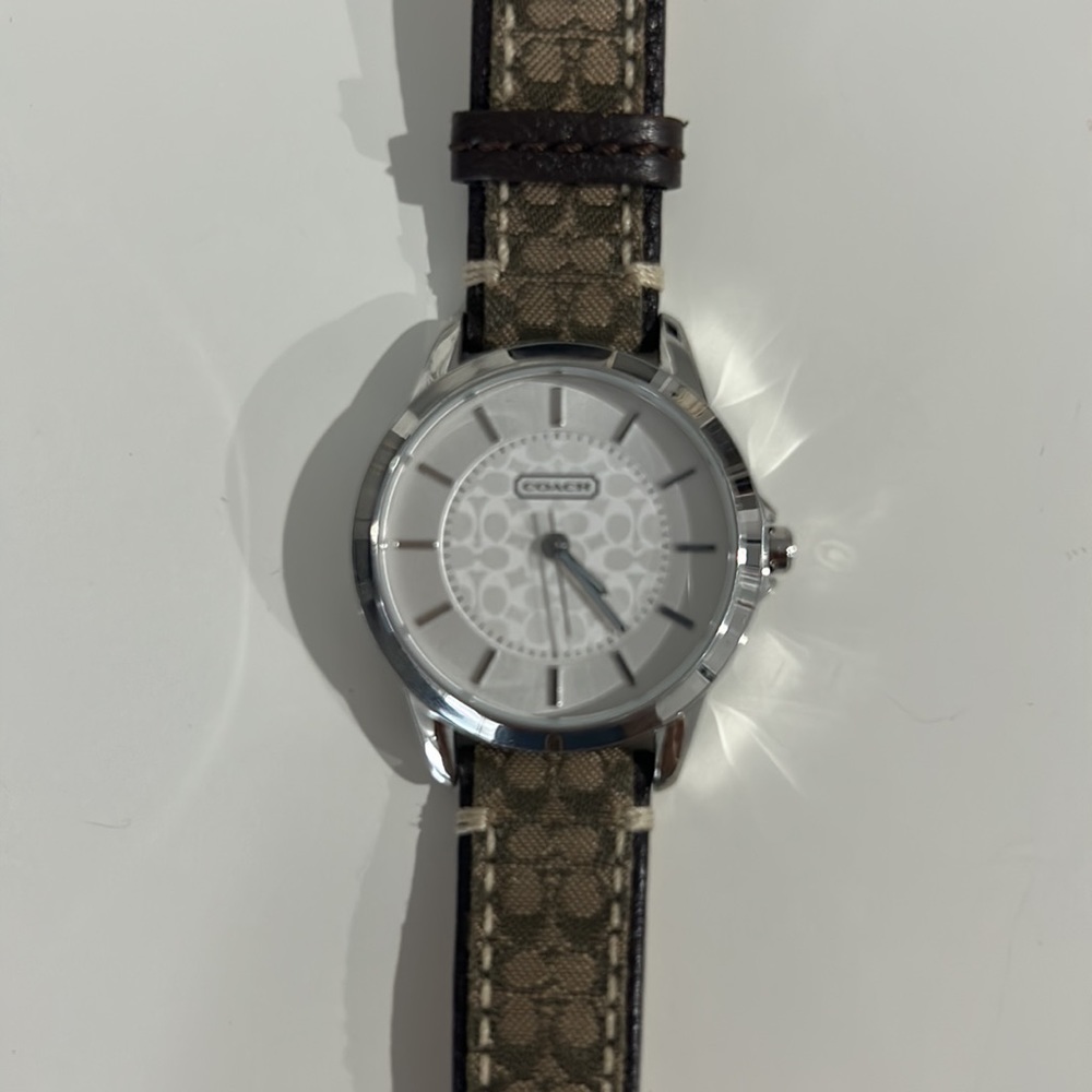 Coach Watch - Picture 9 of 9